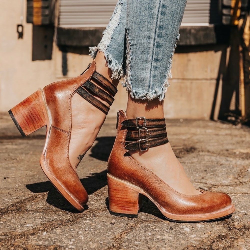 Freebird RANDI Round Toe Tan/Brown Leather Ankle Strap Block Heels 6
